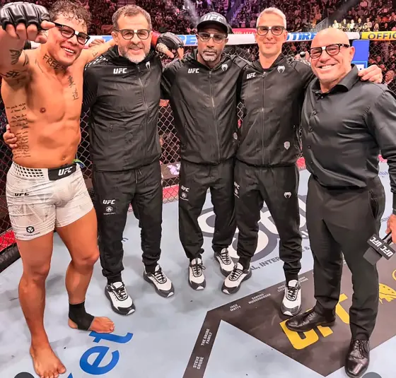 Equipe no octógono do UFC